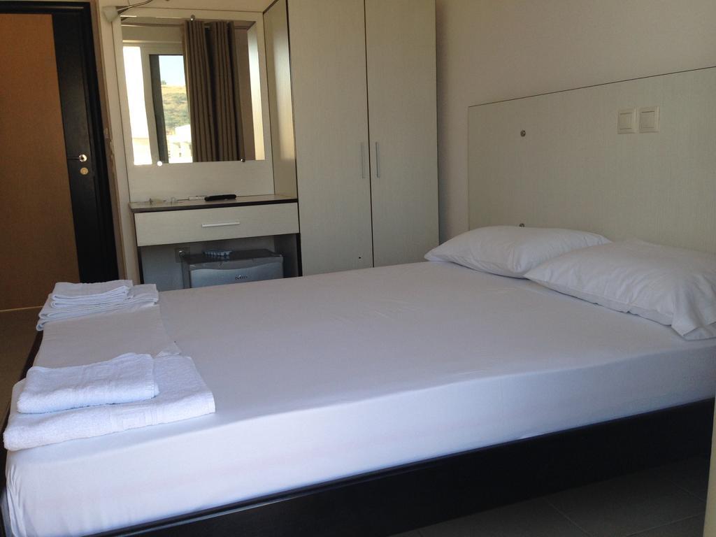 Rondos Hotel Himare Quarto foto